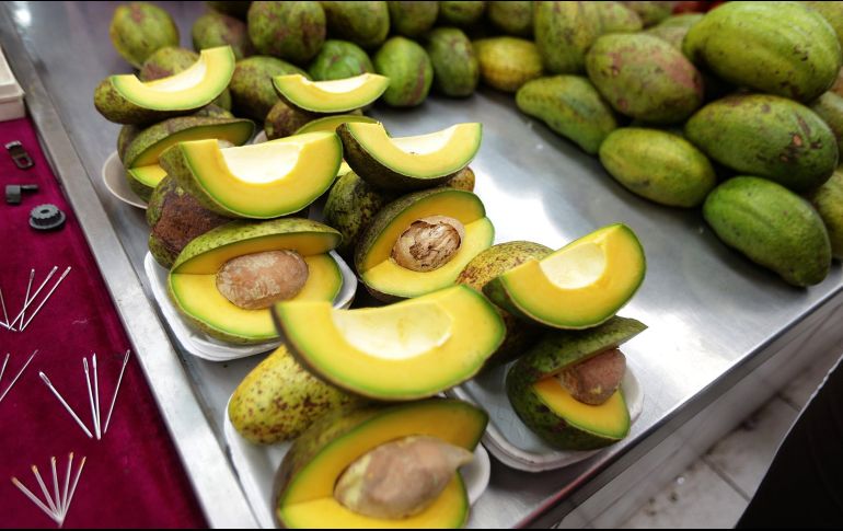 El aguacate se ha ganado un lugar privilegiado en la alimentación cotidiana de millones de personas, no solo por su sabor, sino por la percepción de que es un alimento “bueno para la salud”. NTX / ARCHIVO