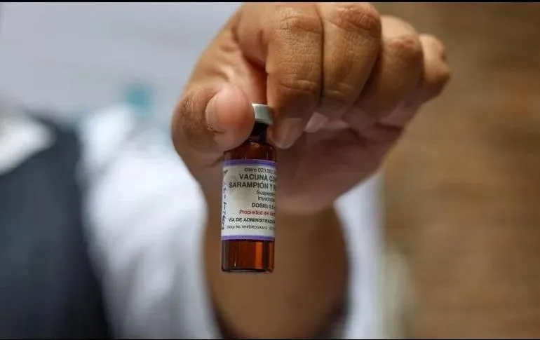 Acude a vacunarte para vitar una mayor propagación del virus. EL INFORMADOR/ Archivo