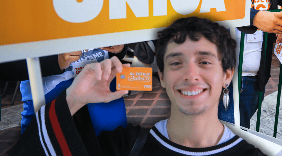 Cuando el aumento a la tarifa del transporte público entre en vigor, los estudiantes que cuenten con la Tarjeta Única Al Estilo Jalisco podrán pagar 5 pesos. EL INFORMADOR/ARCHIVO ESPECIAL/Gobierno de Jalisco