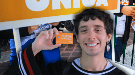 Cuando el aumento a la tarifa del transporte público entre en vigor, los estudiantes que cuenten con la Tarjeta Única Al Estilo Jalisco podrán pagar 5 pesos. EL INFORMADOR/ARCHIVO ESPECIAL/Gobierno de Jalisco