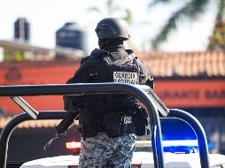 El aseguramiento y revisión del inmueble estuvo a cargo de elementos de la Guardia Nacional y de la Defensa Nacional, donde, según la información extraoficial, se decomisaron armas y equipo táctico, así como una camioneta de alta gama y granadas. EL INFORMADOR / J. Acosta