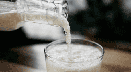 El kéfir tiene múltiples beneficios para la salud. UNSPLASH / B. CHURCH