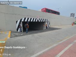 El retorno, que era una alcantarilla pluvial, fue cerrado con motivo de las obras de modernización y del sistema de Macrobús que se llevan a cabo en la carretera y que conectarán el aeropuerto con el resto de la metrópoli. ESPECIAL / Gestión del Territorio Jalisco