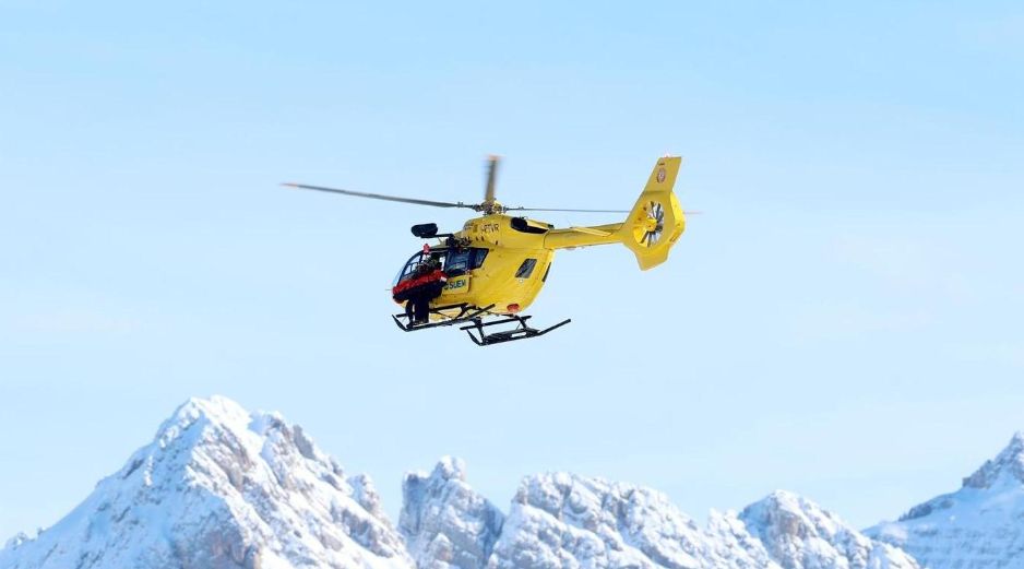 Las dos avalanchas azotaron la zona de Marmolada, en los Dolomitas, cerca de Cortina d'Ampezzo, donde se lleva a cabo las competencias femeninas de esquí alpino. EFE/EPA/JURE MAKOVEC