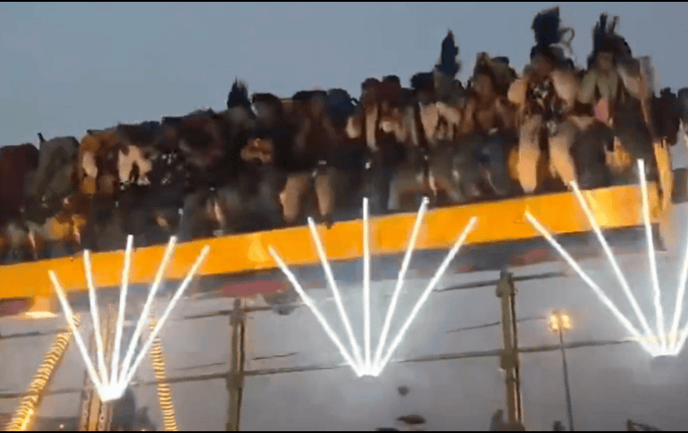 Las autoridades confirmaron que al menos una persona perdió la vida y más de una docena resultaron heridas tras el colapso de la atracción mecánica. ESPECIAL