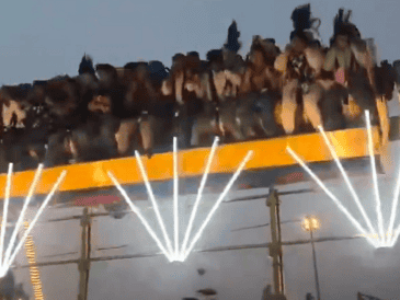 Las autoridades confirmaron que al menos una persona perdió la vida y más de una docena resultaron heridas tras el colapso de la atracción mecánica. ESPECIAL