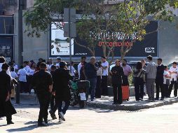 La alarma provocó que miles de personas salieran de inmuebles y se concentraran en calles y zonas seguras. SUN.