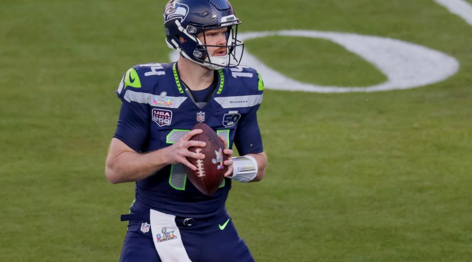 Sam Darnold, el quarterback de los Seahawks, logró liderar a su equipo a la victoria. EFE