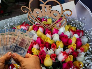 El 14 de febrero lleva a los mexicanos a realizar un gasto especial. ESPECIAL / EL INFORMADOR y CANVA