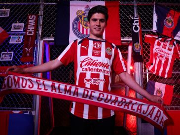 Chivas hizo oficial la incorporación de Jonathan Pérez como su nuevo jugador, reforzando así su plantel de cara a los próximos torneos. X / @Chivas