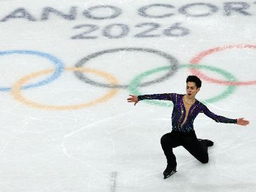 Entre ovaciones y confianza, Donovan Carrillo volvió a meterse a una Final Olímpica de patinaje artístico. EFE/ N. HALL.