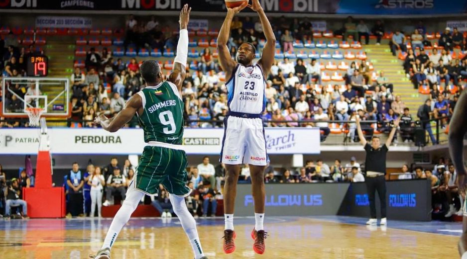 Este martes el basquetbol regresó a Guadalajara con el primer partido de los Astros de Jalisco este año en su casa. X/ @AstrosJalisco.