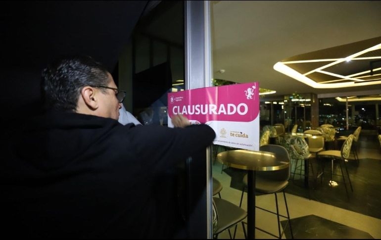 El negocio fue clausurado y permanecerá cerrado hasta que acredite el cumplimiento pleno de todas las medidas de seguridad. CORTESÍA/Ayuntamiento de Guadalajara