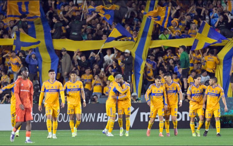 Rodrigo Aguirre hizo un doblete en su debut con los Tigres. EFE/M. Sierra