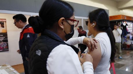 Se cuenta con 28 millones de dosis para aplicarse de inmediato. EFE/S. Gutiérrez