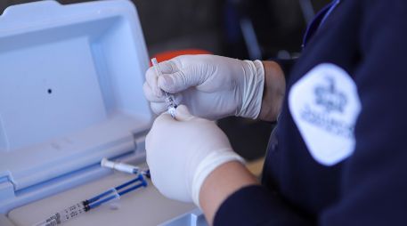 Acude con tu cartilla de vacunación a cualquiera de estos centros en un horario de 08:00 a 20:00 horas para aplicarte la vacuna que requieras contra el sarampión. SUN / ARCHIVO