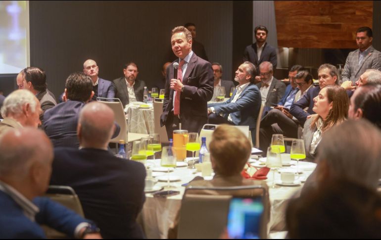 Durante la presentación, el Gobernador expuso los avances que presenta el estado en materia de crecimiento económico, proyectos de infraestructura, movilidad y transporte, e impulso al desarrollo turístico. CORTESÍA