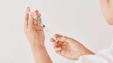 Si estás seguro de que ya padeciste sarampión durante tu infancia o adolescencia, no es necesario vacunarte. CANVA