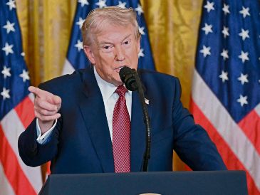 Donald Trump advirtió que los legisladores republicanos que votaron por esta medida podrían sufrir las consecuencias de su electorado en las intermedias. AFP