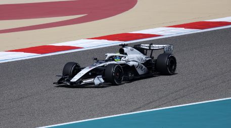 El tapatío finalizó en la posición 15 del clasificador, acumulando 42 vueltas en un programa de trabajo enfocado en la resistencia. EFE/ A. HAIDER.