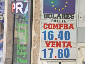 Debilidad del dólar impulsa al peso