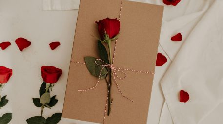 El origen de este día viene de la red social de citas Ashley Madison. Unsplash