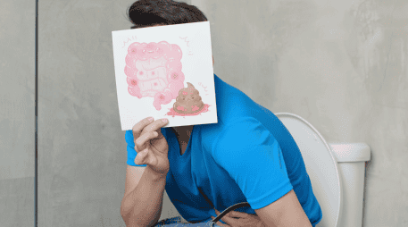 Acudir a revisiones médicas periódicas permite identificar lesiones precancerosas o cambios sospechosos antes de que la enfermedad avance. CANVA