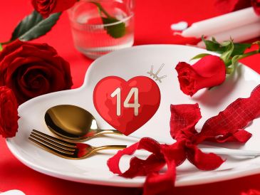 Para quienes optan por celebrar en la intimidad del hogar, diseñar una mesa romántica bien pensada puede marcar la diferencia entre una noche más y un recuerdo de esos que vale la pena guardar. ESPECIAL / CANVA