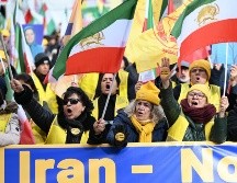 La personas convocadas por el Consejo Nacional de la Resistencia de Irán (CNRI), una de las principales organizaciones opositoras desde el exilio, mostraron su solidaridad con las víctimas de la represión de las protestas que se sucedieron en enero en las calles del país persa. EFE/ F. FAROOQU