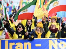 La personas convocadas por el Consejo Nacional de la Resistencia de Irán (CNRI), una de las principales organizaciones opositoras desde el exilio, mostraron su solidaridad con las víctimas de la represión de las protestas que se sucedieron en enero en las calles del país persa. EFE/ F. FAROOQU