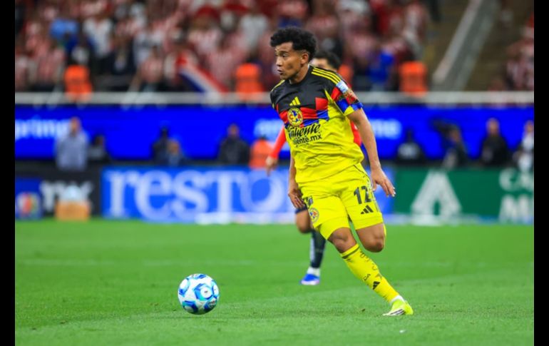 Afición, intensidad y rivalidad al máximo durante el Clásico Nacional entre Chivas y América. EL INFORMADOR/J.ACOSTA