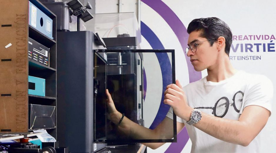 Édgar Ruiz destaca que el sistema de educación dual es uno de alto rendimiento y le exige a cada estudiante dar todo de sí mismo. ESPECIAL