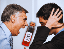 Un jefe tóxico puede afectar gravemente la moral y motivación de los empleados, quienes muchas veces renuncian debido a malas relaciones con sus superiores. ESPECIAL / CANVA