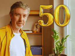 Con el paso del tiempo, el cuerpo pierde eficiencia en procesar ciertos alimentos, y el azúcar encabeza la lista. ESPECIAL / CANVA