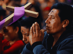 El Miércoles de Ceniza se determina contando hacia atrás 40 días desde Pascua, sin incluir los domingos. EFE / ARCHIVO