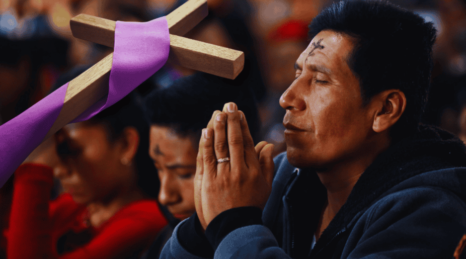 El Miércoles de Ceniza se determina contando hacia atrás 40 días desde Pascua, sin incluir los domingos. EFE / ARCHIVO