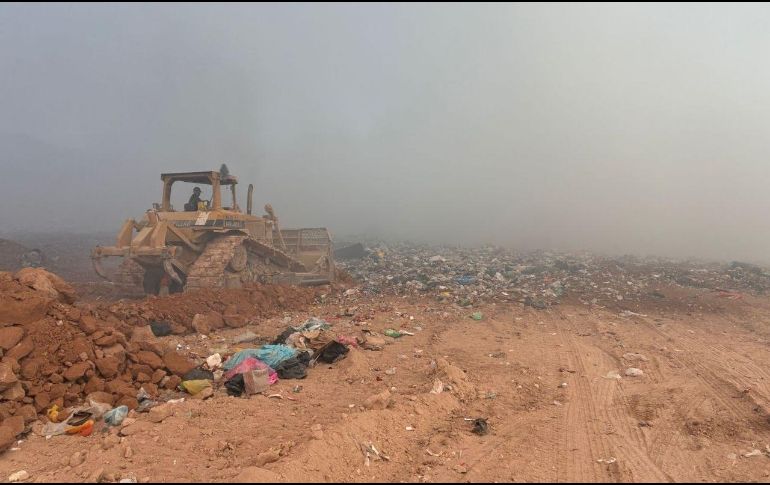 La emergencia continúa por humo y mala calidad del aire hasta que el incendio sea controlado por completo. ESPECIAL