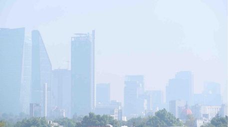Los pronósticos meteorológicos anticipan que la calidad del aire hoy en la Ciudad de México seguirá siendo mala. SUN/S. Cadena