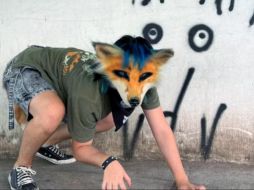 Las personas pertenecientes a esta comunidad, a menudo practican quadrobics, que consiste en realizar movimientos, saltos y carreras imitando el andar cuadrúpedo de los animales. ESPECIAL