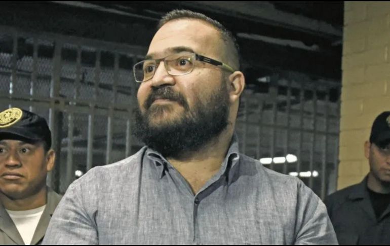 En audiencia, el ex mandatario rechazó la imputación y argumentó que no era responsable directo del manejo financiero del estado. AFP