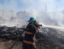 Bomberos de Zapopan atendieron un incendio en carretera a Nextipac. ESPECIAL / FACEBOOK Bomberos de Zapopan