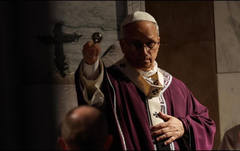 El Papa León XIV preside una Santa Misa con bendición e imposición de las cenizas en la Basílica de Santa Sabina, en Roma, Italia, el 18 de febrero de 2026. EFE / EPA / GIUSEPPE LAMI