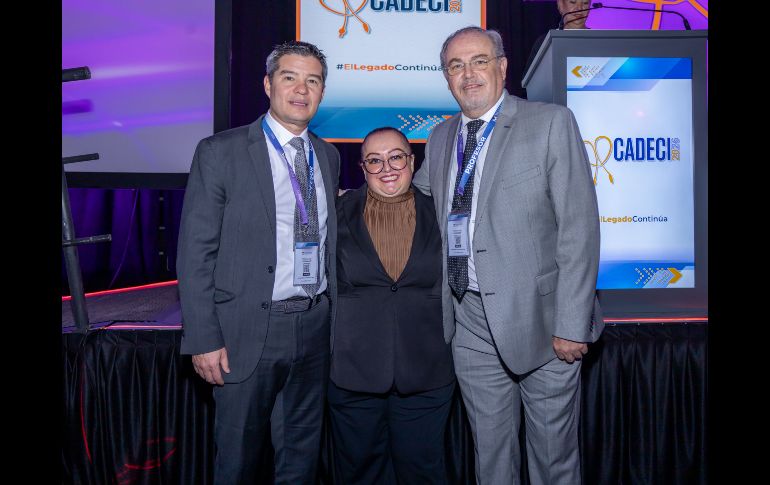 Juan Fernando Granada, Ethel Chávez y Fernando Petersen. GENTE BIEN JALISCO / J SOLTERO / A RODRÍGUEZ