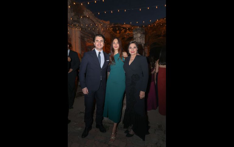 Álvaro Simón, Ximena Rodríguez, Desiré López. GENTE BIEN JALISCO / Revista del 20 de febrero 2026