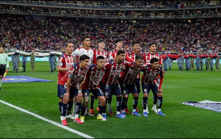 En medio de una temporada que ilusiona a su afición, las Chivas enfrentan un dilema tan silencioso como determinante. IMAGO7.