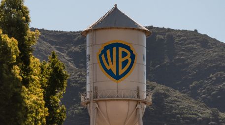 Warner Bros. Discovery mantiene firme su apuesta estratégica por la fusión con Netflix, al tiempo que analiza la presión creciente de Paramount Skydance, que busca hacerse con el control del conglomerado. AP / ARCHIVO