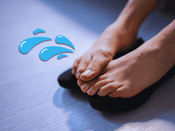 La hiperhidrosis afecta con frecuencia las palmas de las manos y las plantas de los pies, sin descartar alguna otra parte del cuerpo. ESPECIAL / CANVA