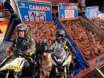 Los oficiales mantienen presencia en los puntos de mayor afluencia de personas. ESPECIAL / POLICÍA ESTATAL