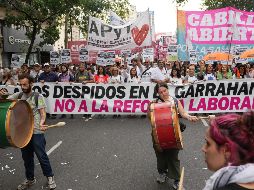 El debate por la reforma laboral ocurre en momentos en que crece la frustración por la desigual recuperación económica bajo el gobierno del mandatario argentino. AP/R. Abd