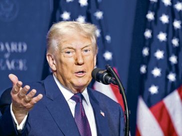 El presidente presumió las primeras acciones de la Junta de la Paz. EFE